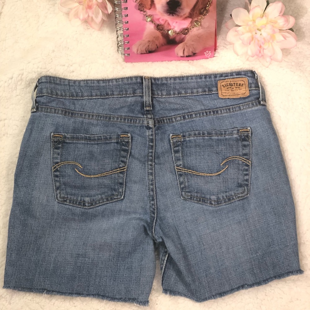 Levi’s Women Denim Shorts Size 4 - Picture 8 of 8
